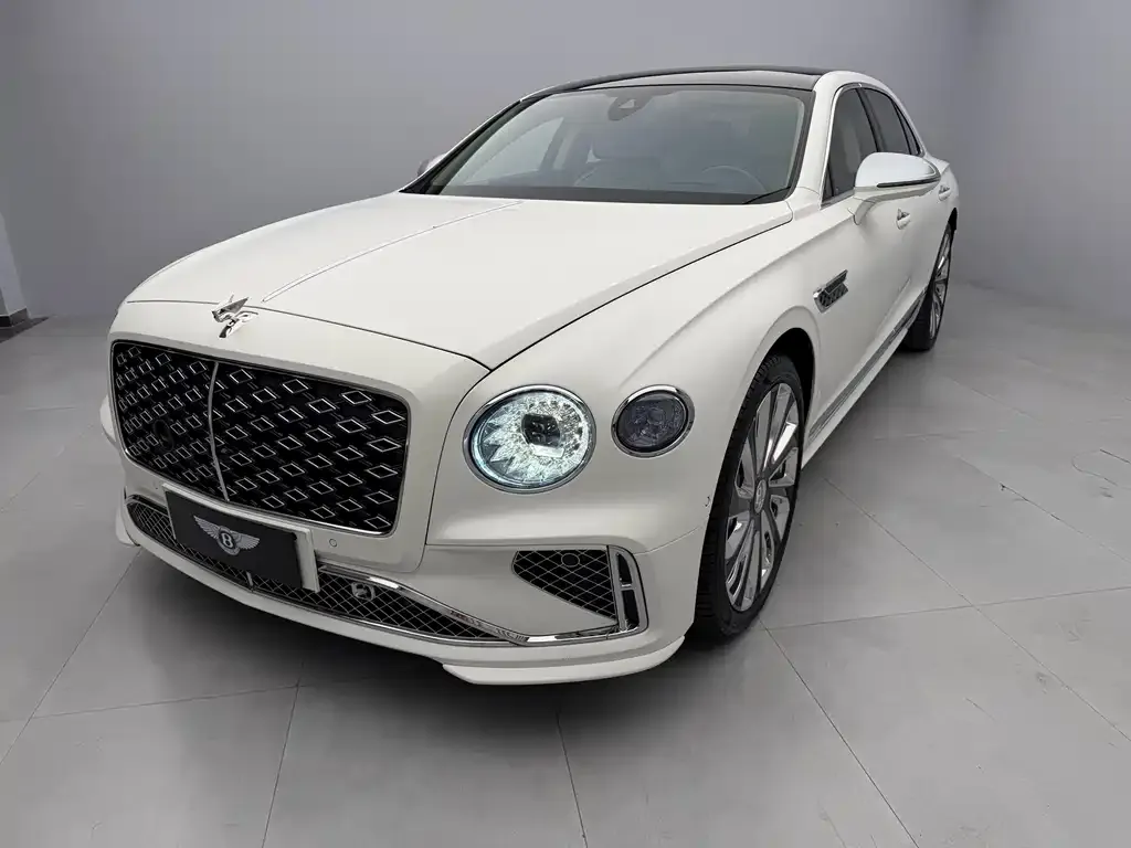 Bentley Flying Spur — фото 1