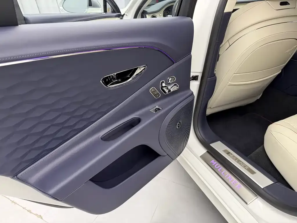 Bentley Flying Spur — фото 5