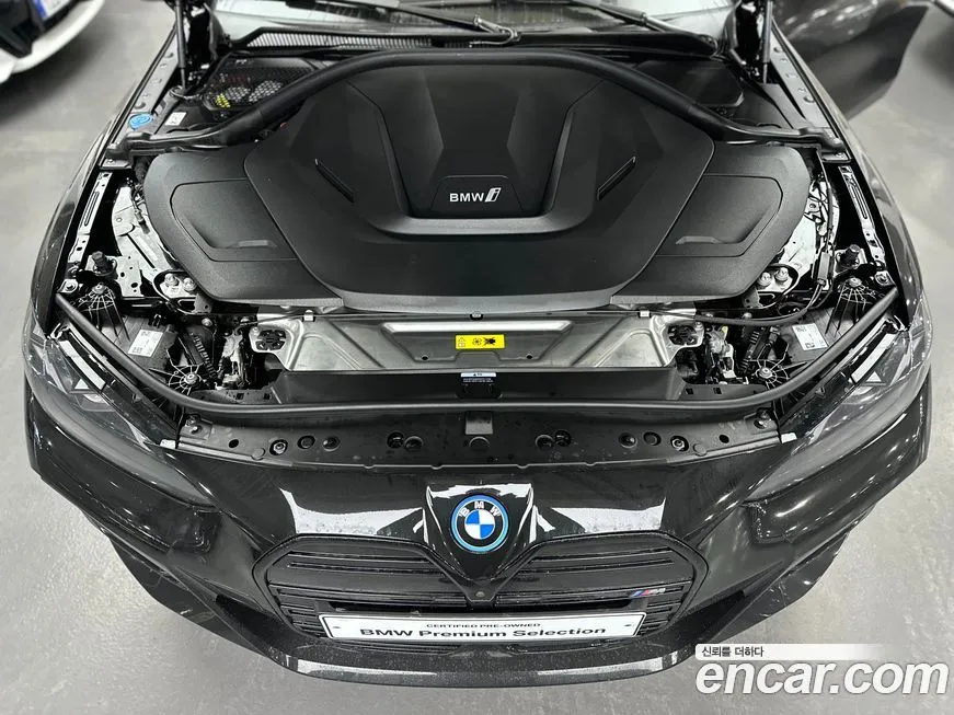 BMW i4 — фото 8