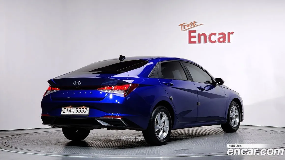 Hyundai AVANTE — фото 3