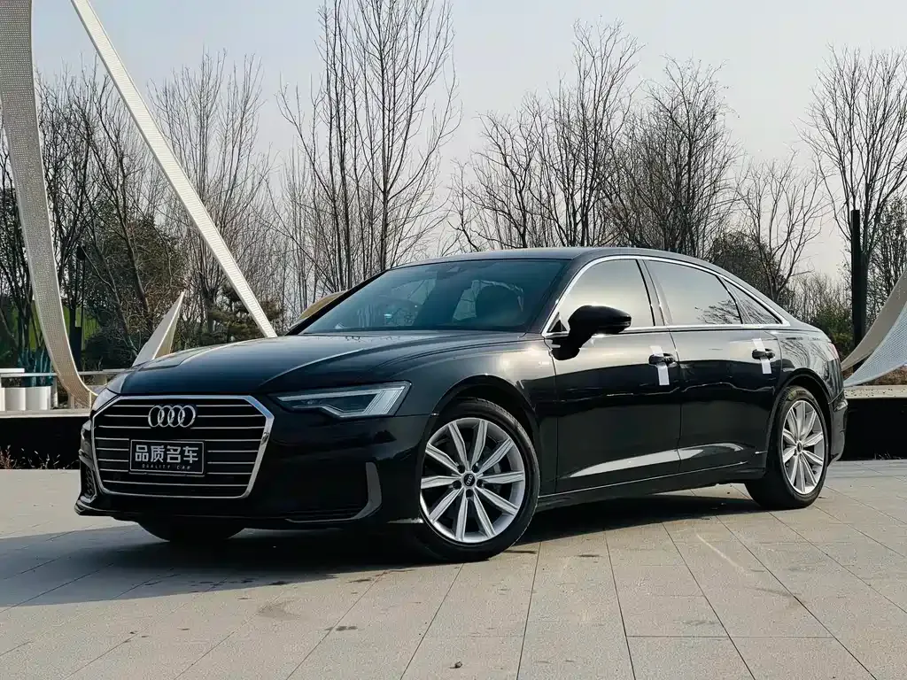 Audi A6L — фото 1