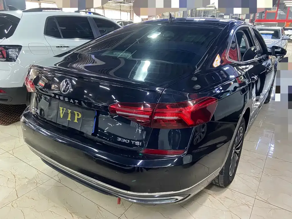 Volkswagen Passat — фото 6