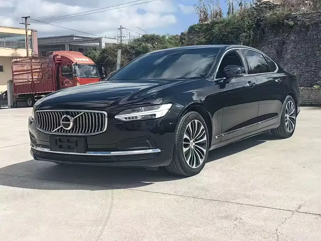 Volvo S90 — фото 1