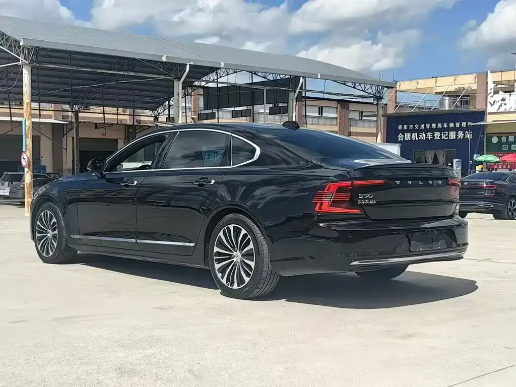 Volvo S90 — фото 8