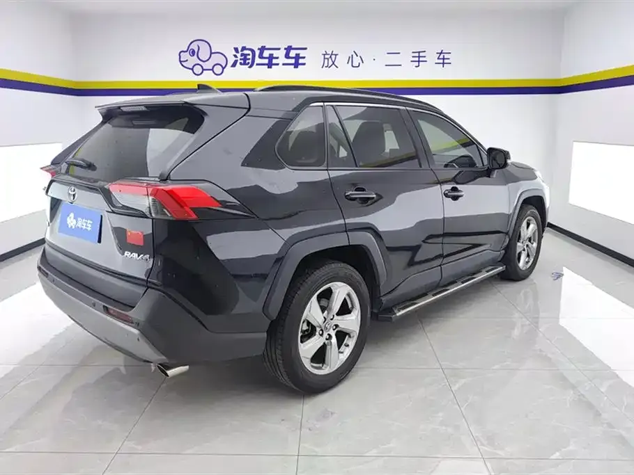 Toyota RAV4 — фото 5
