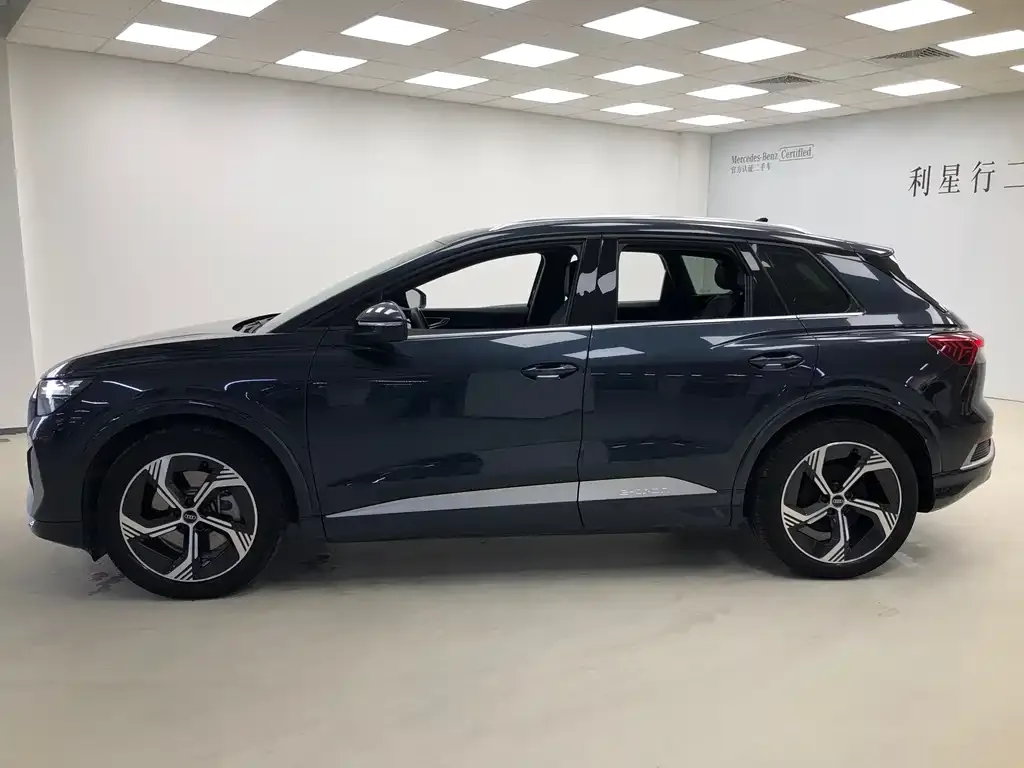 Audi Q4 e-tron — фото 3