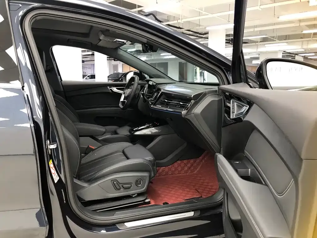 Audi Q4 e-tron — фото 10