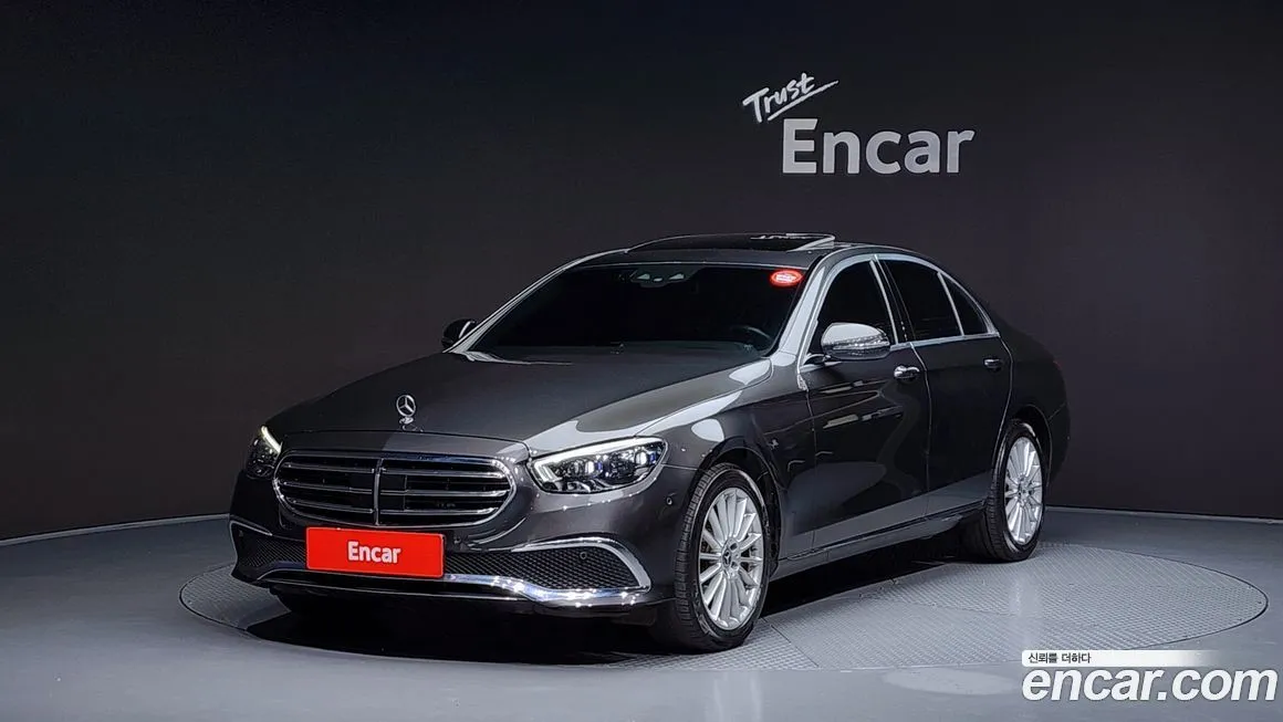 Mercedes-Benz E-Class — фото 1