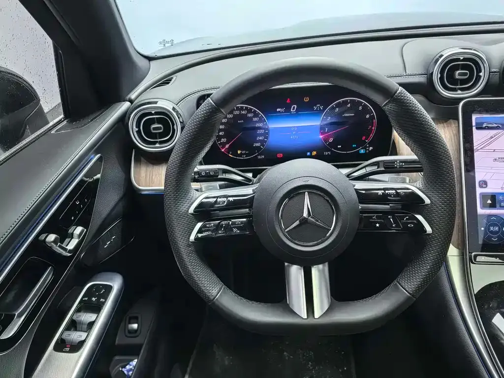 Mercedes-Benz GLC — фото 9