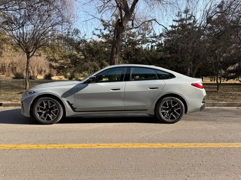 BMW i4 — фото 5