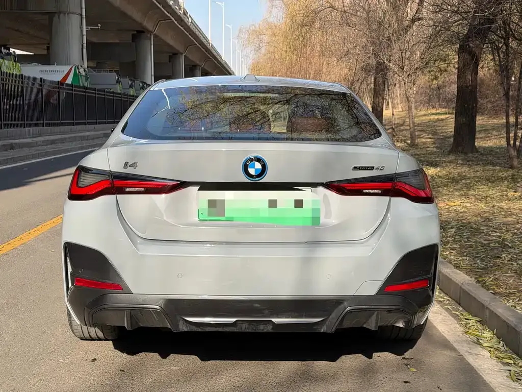 BMW i4 — фото 6