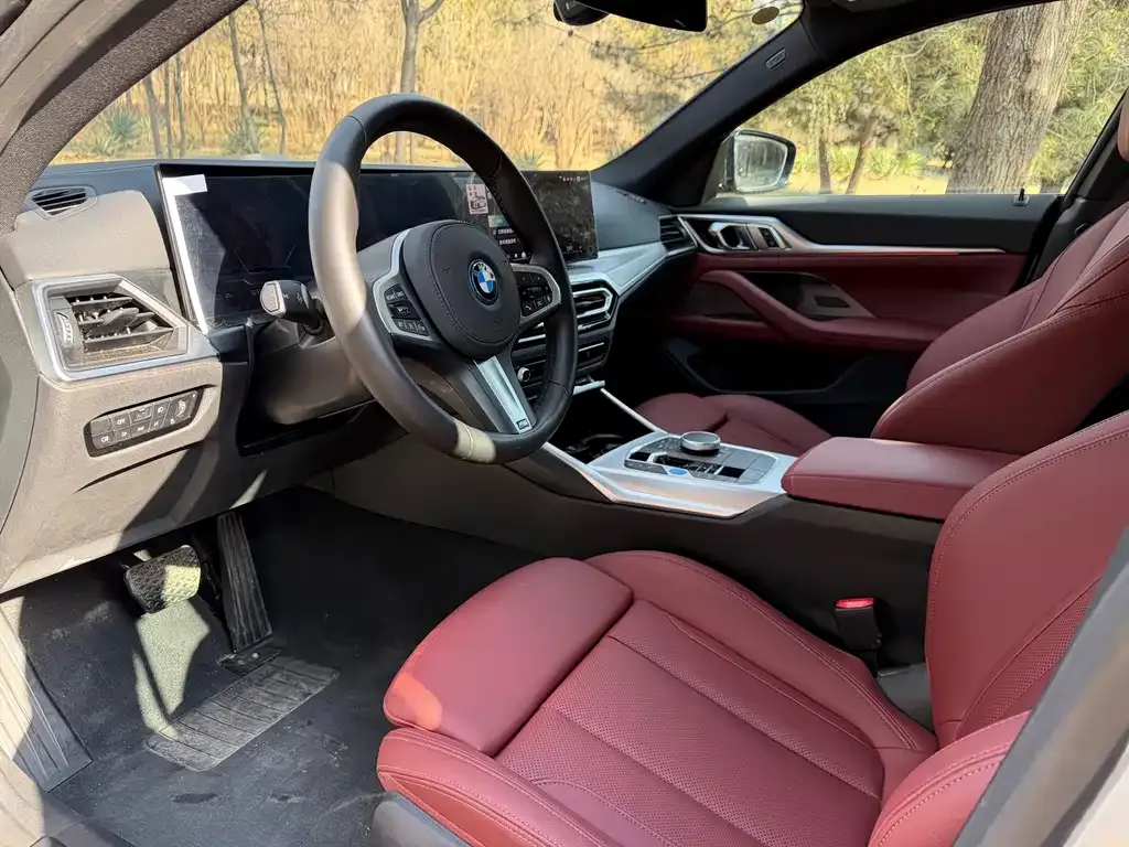 BMW i4 — фото 10