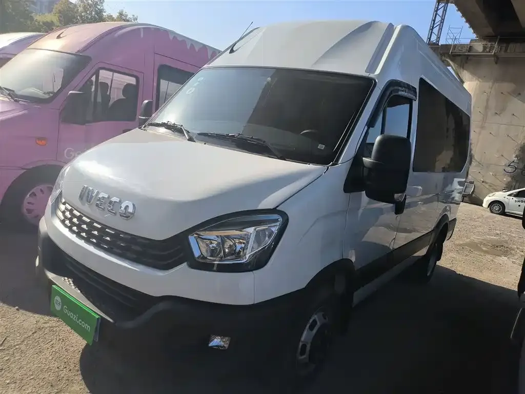 IVECO Ousheng — фото 6