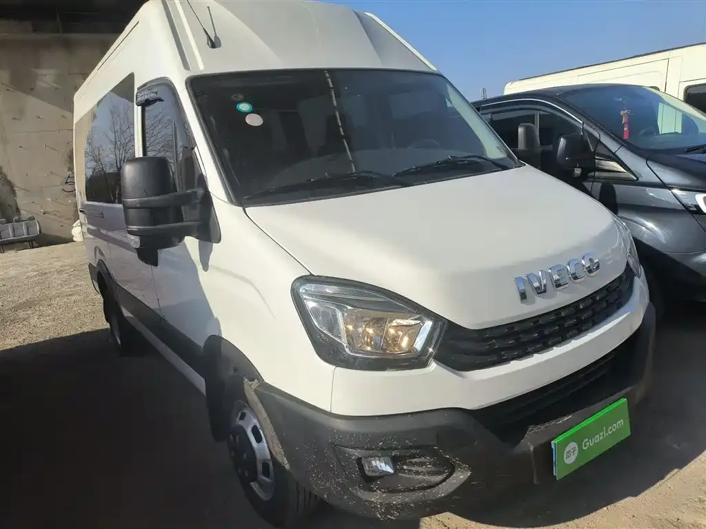 IVECO Ousheng — фото 4