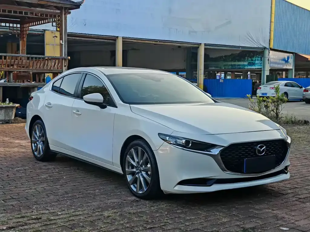 Mazda 3 Axela — фото 3