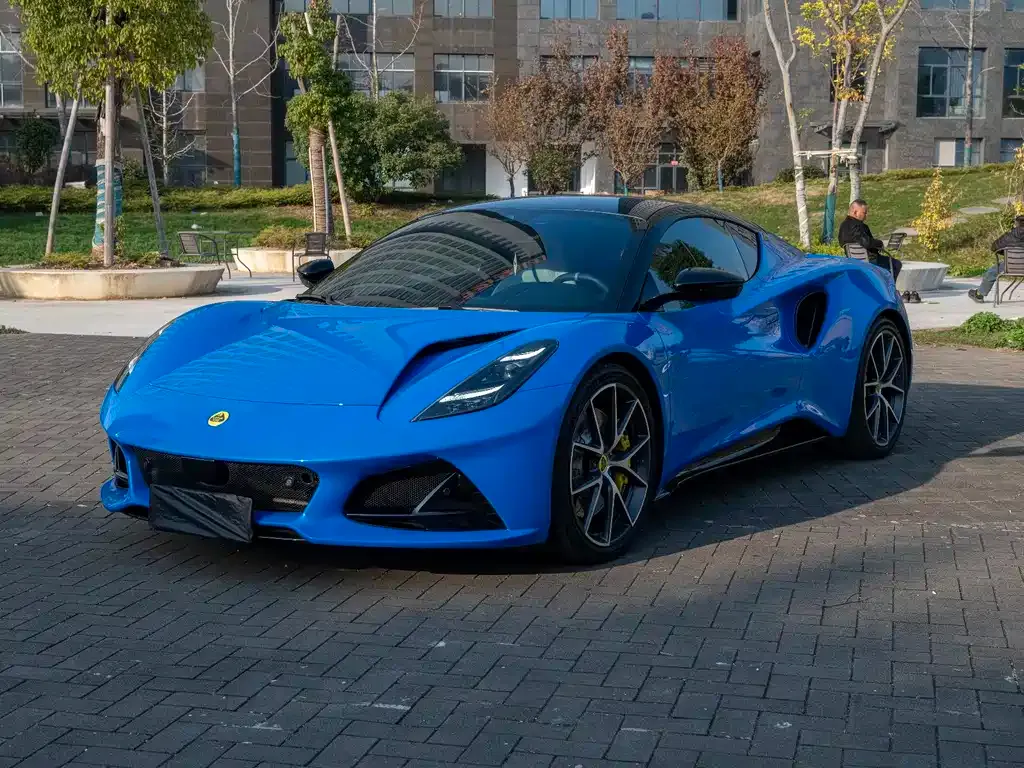 Lotus Emira — фото 1