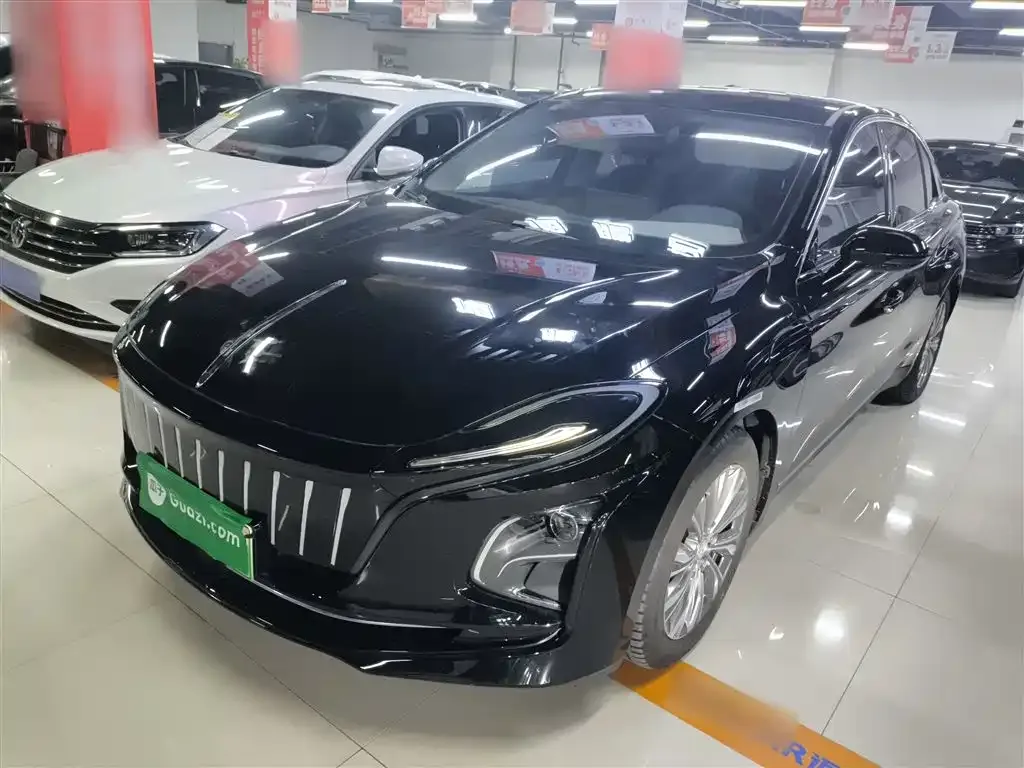 Hongqi E-QM5 — фото 1