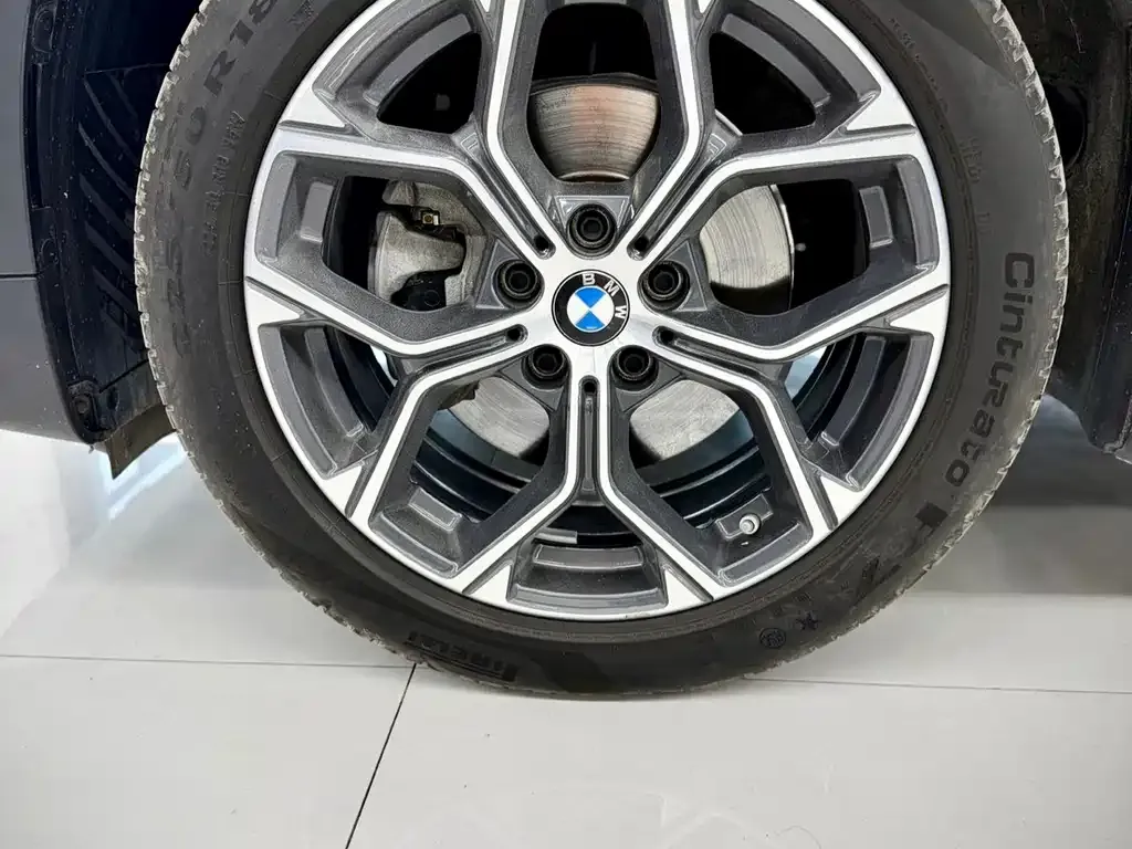 BMW X1 — фото 9
