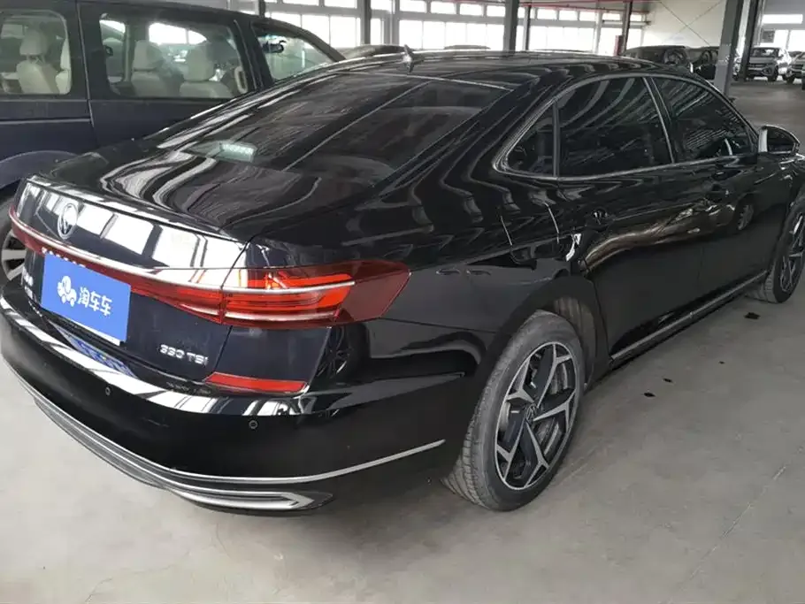 Volkswagen Passat — фото 7