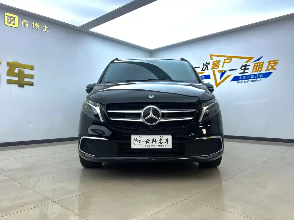 Mercedes-Benz V-Class — фото 10