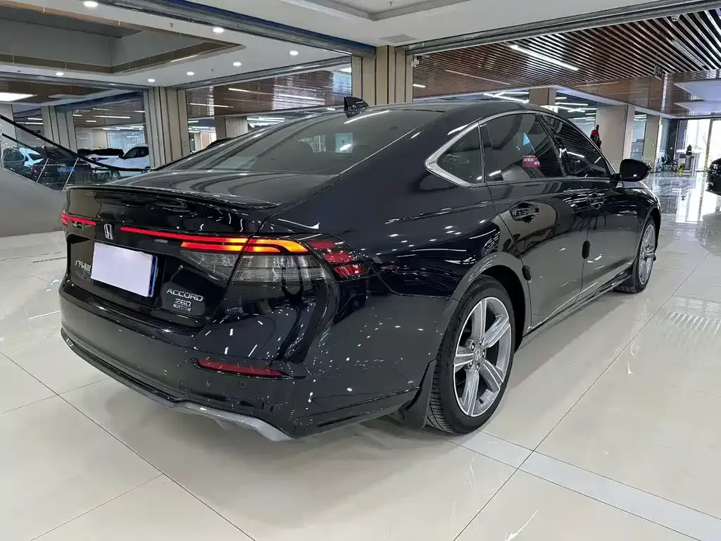 Honda Accord — фото 6