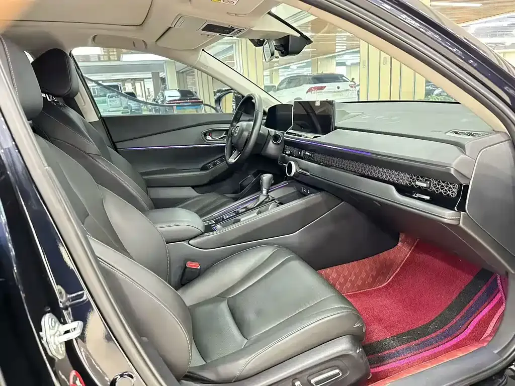 Honda Accord — фото 10