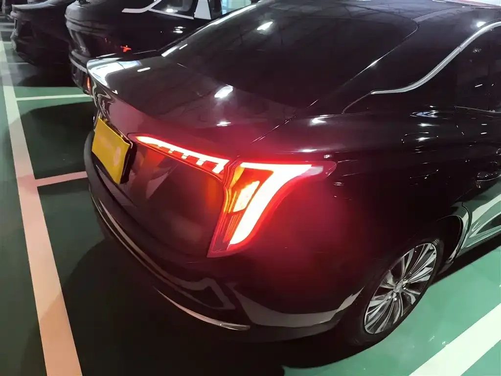 Hongqi E-QM5 — фото 2