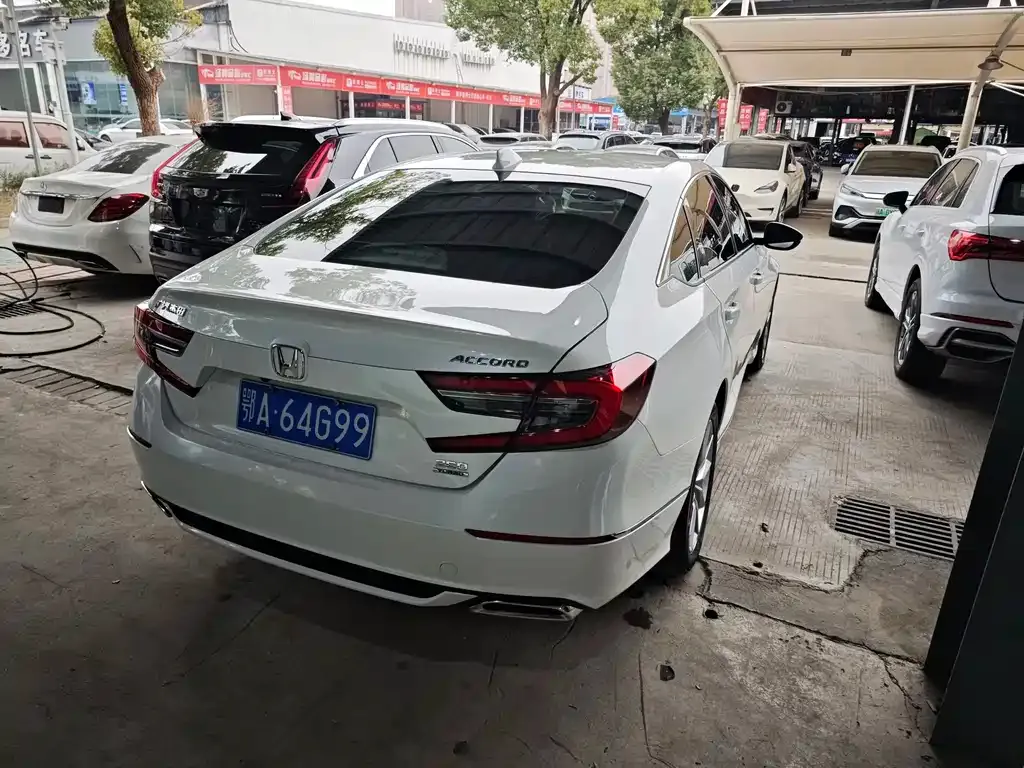 Honda Accord — фото 6