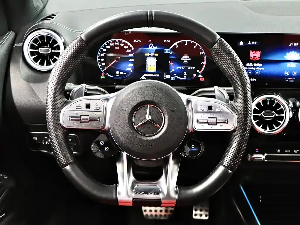 Mercedes-Benz GLA AMG — фото 9