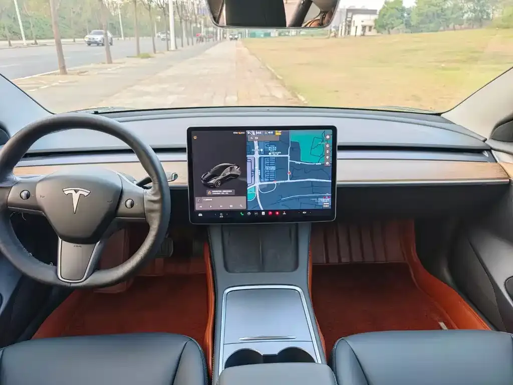 Tesla Model 3 — фото 3