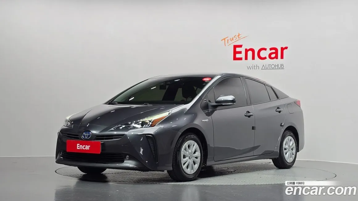 Toyota Prius — фото 1