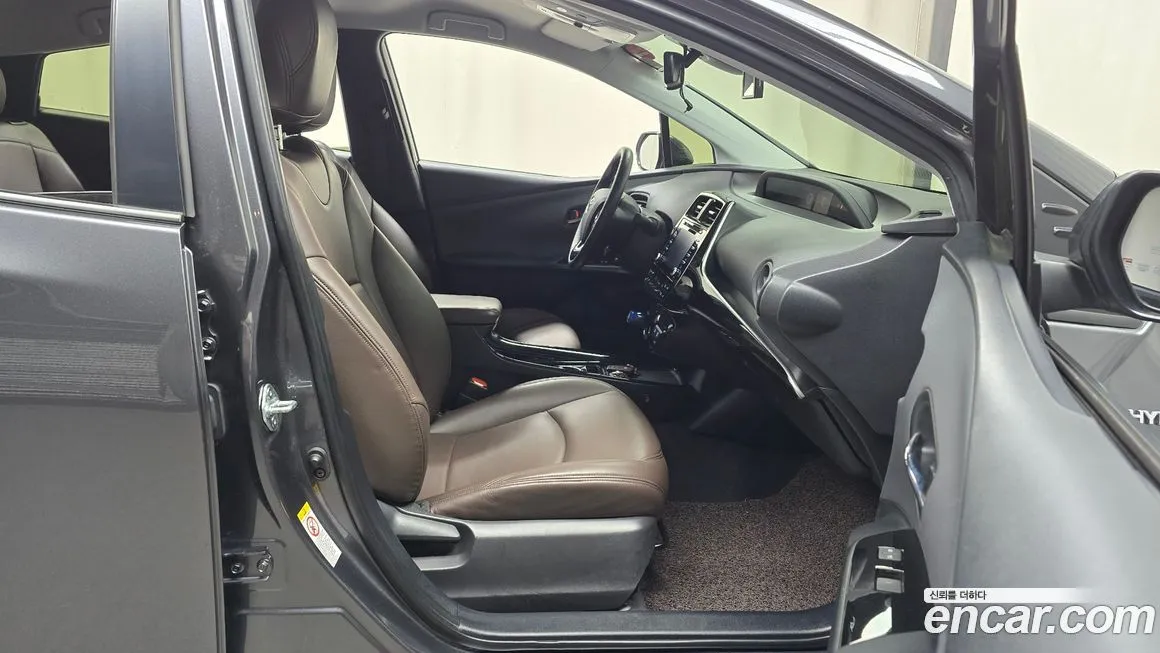 Toyota Prius — фото 10