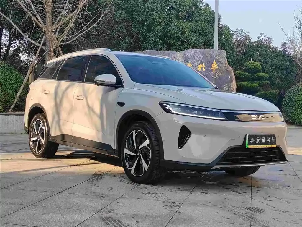BYD Seal 05 DM-i — фото 10