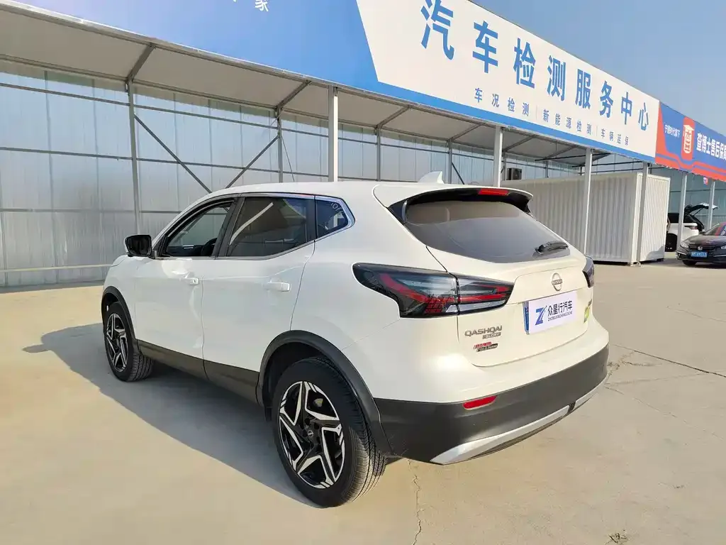Nissan Qashqai — фото 4