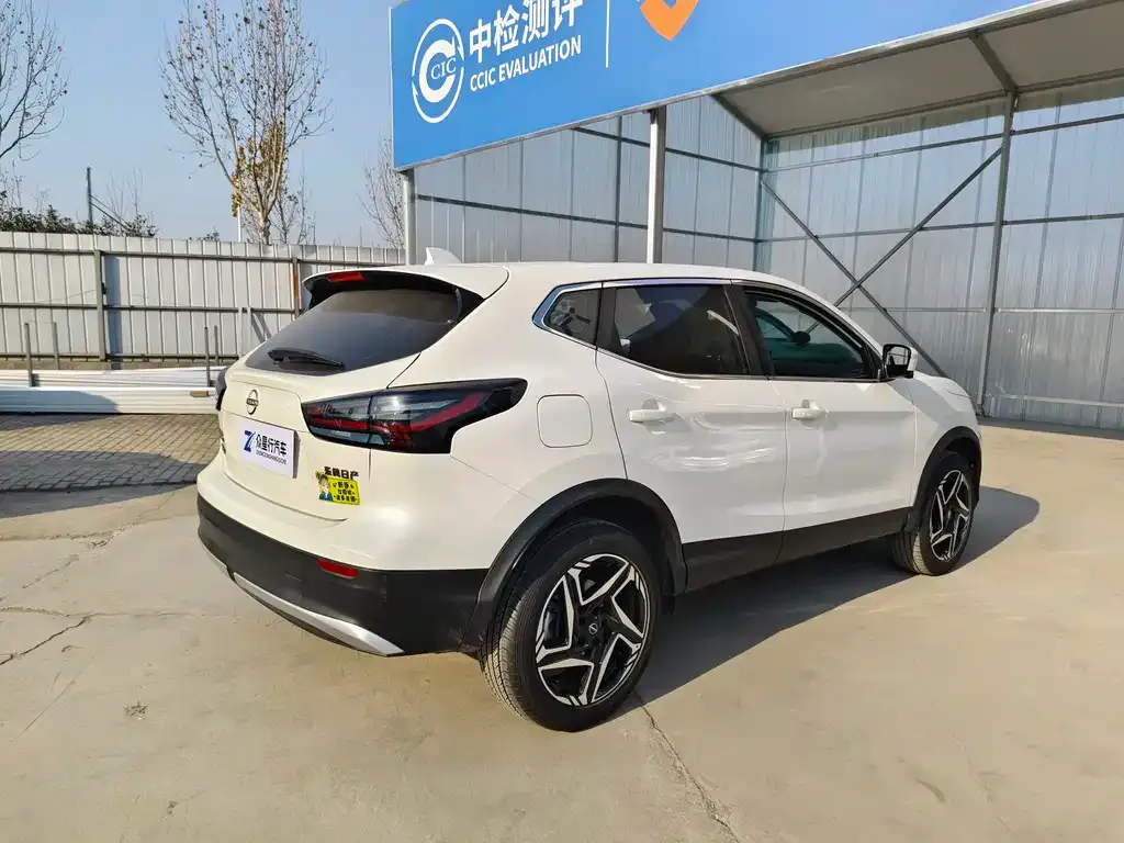 Nissan Qashqai — фото 6