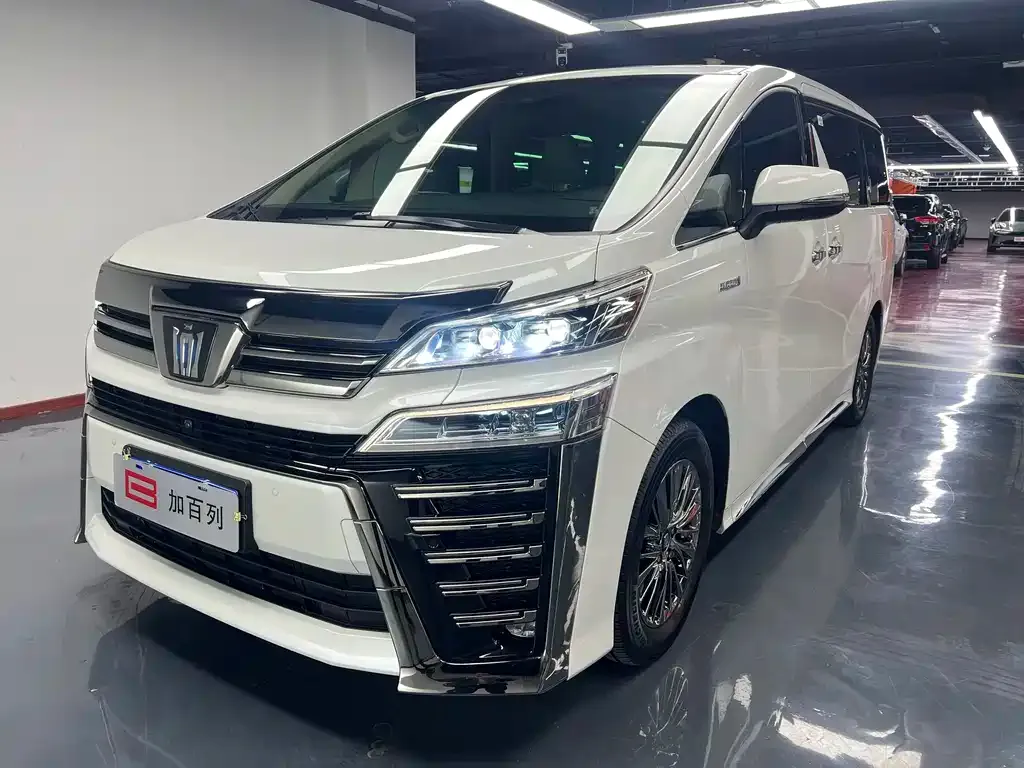Toyota Vellfire — фото 1