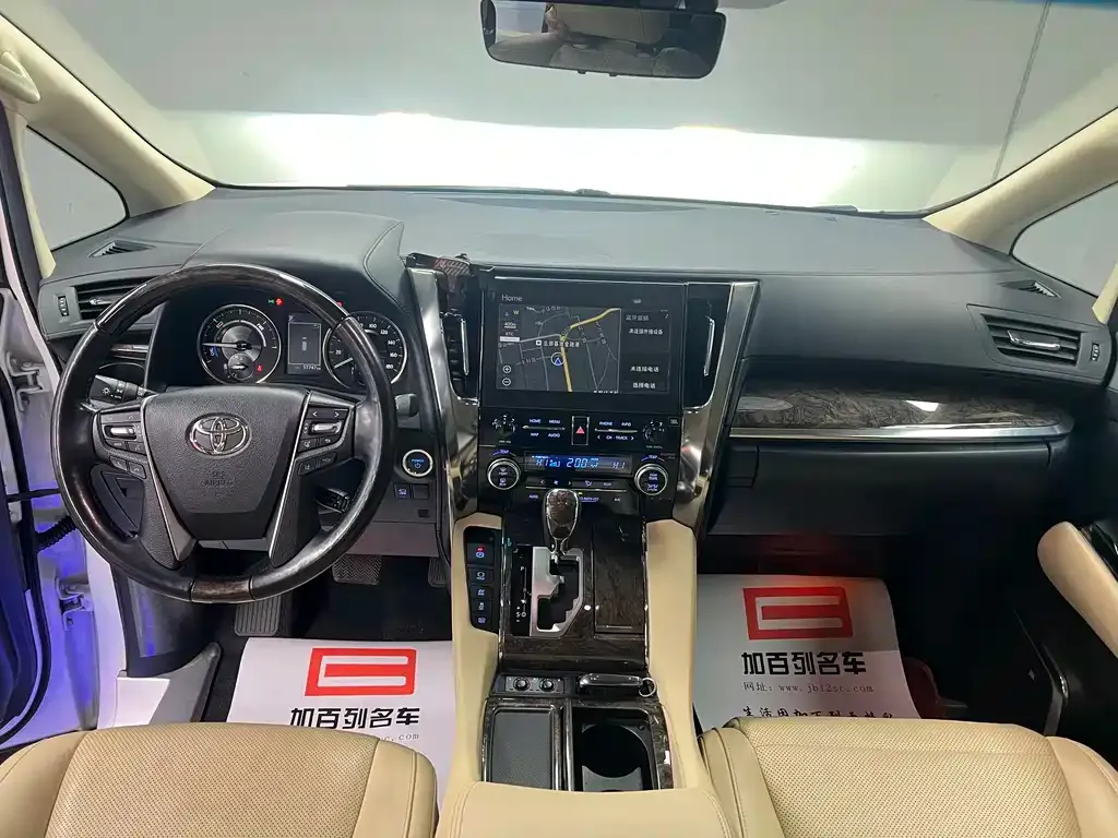 Toyota Vellfire — фото 9