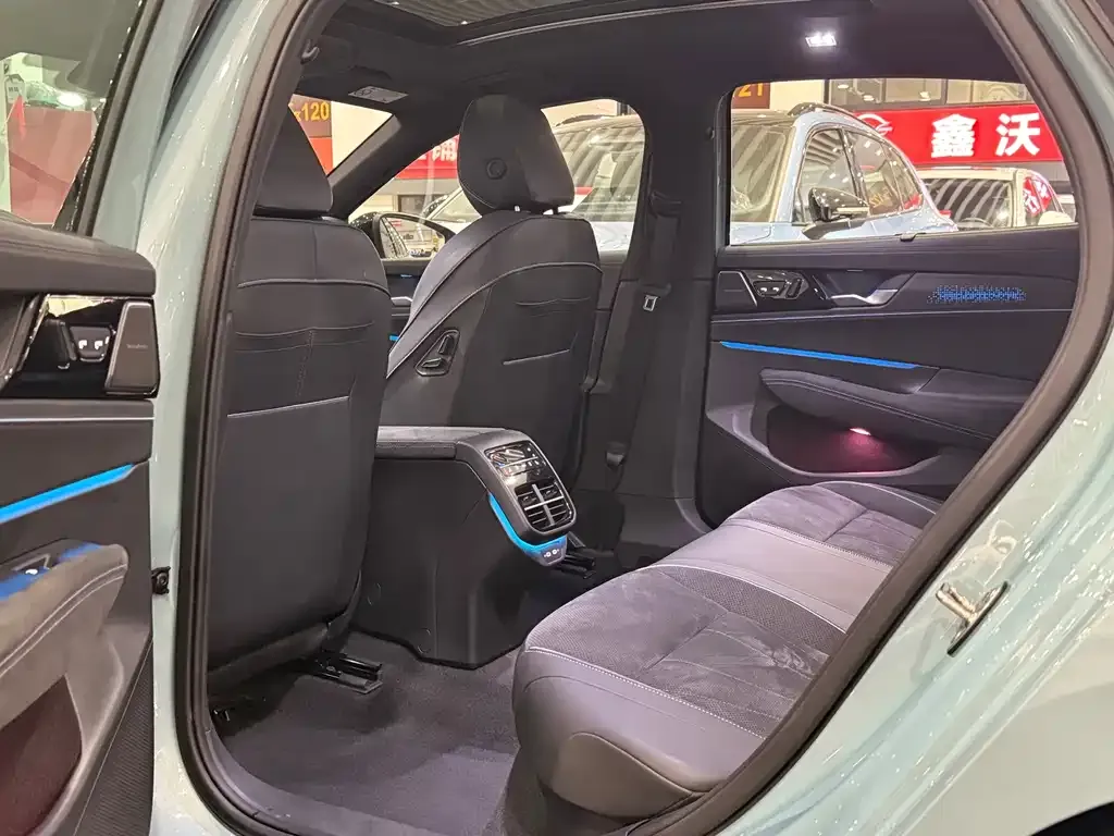 Volkswagen Passat — фото 7