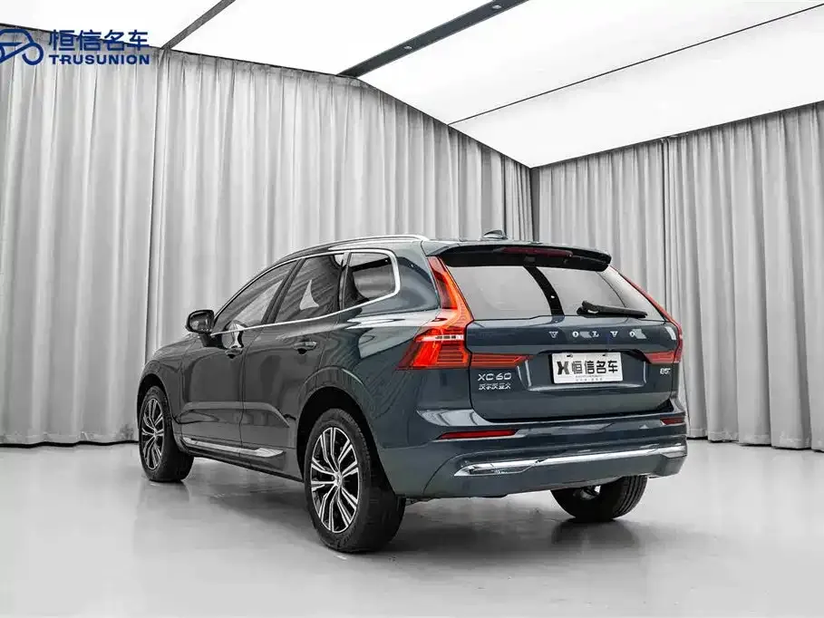 Volvo XC60 — фото 7