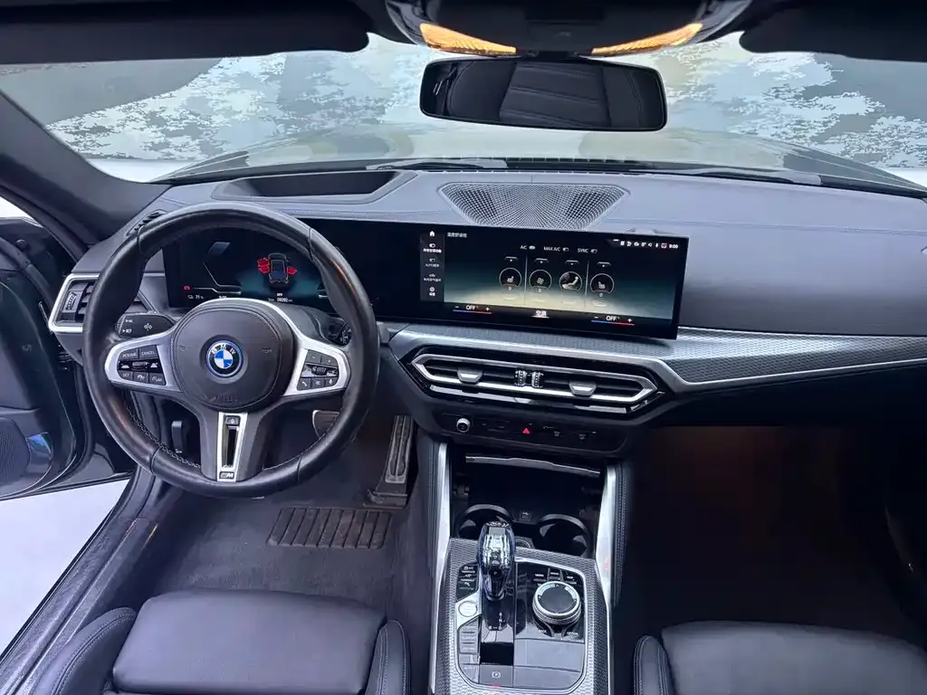 BMW i4 — фото 10
