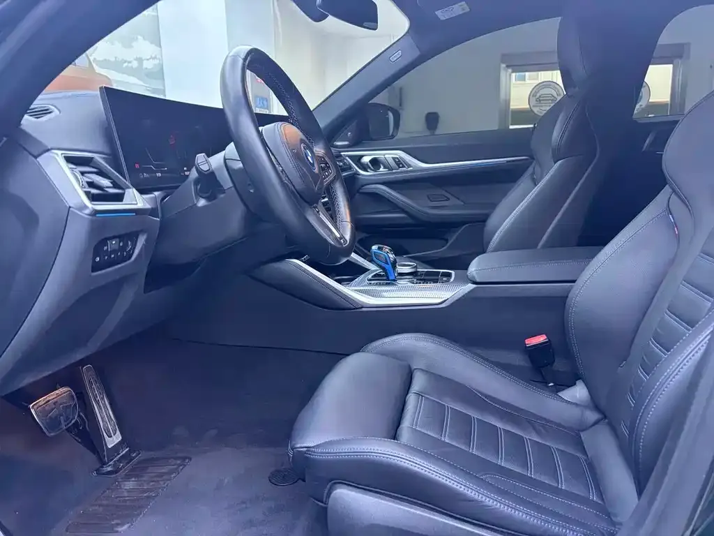 BMW i4 — фото 9