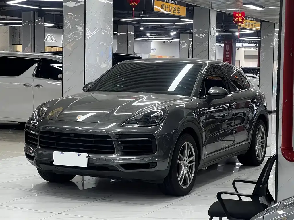 Porsche Cayenne — фото 1