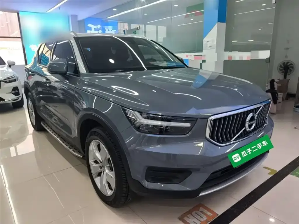 Volvo XC40 — фото 4
