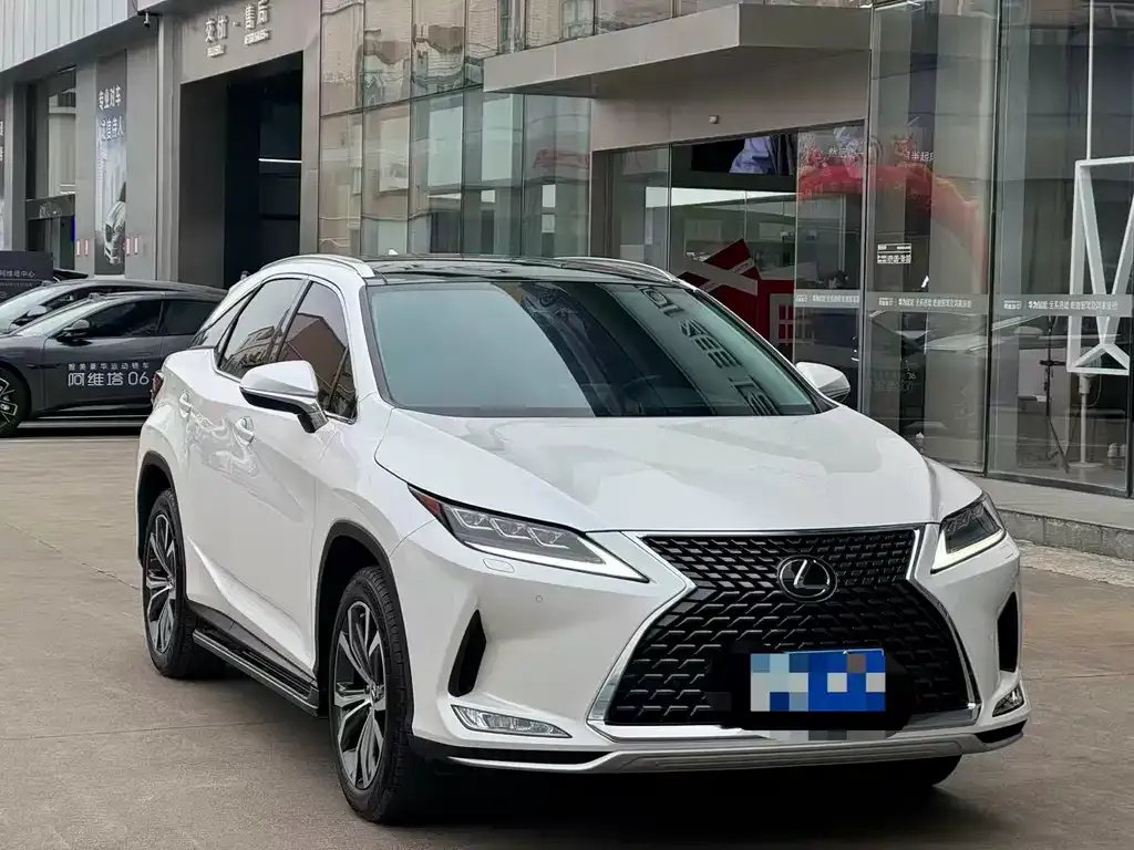 Lexus RX — фото 1