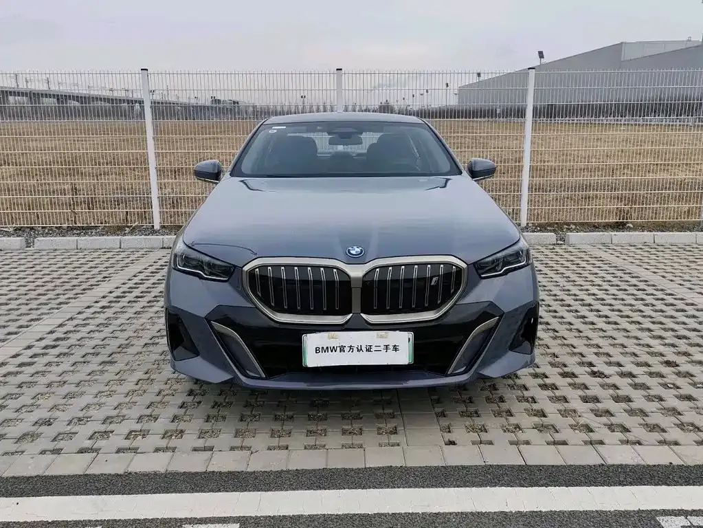 BMW i5 — фото 5