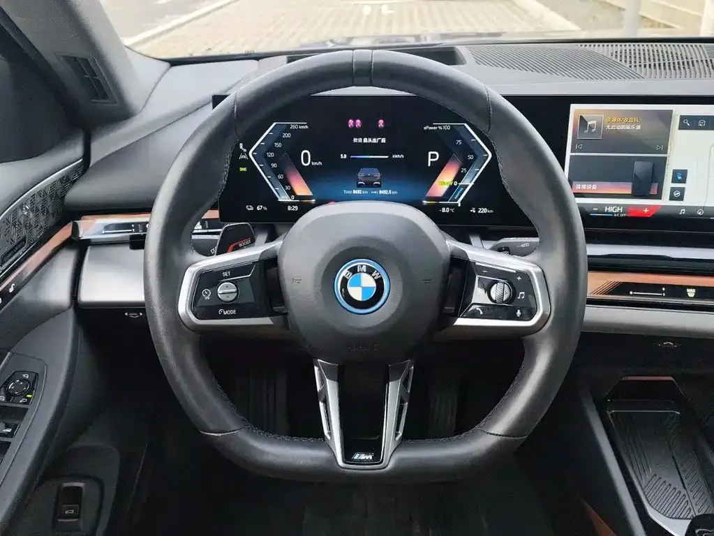 BMW i5 — фото 4