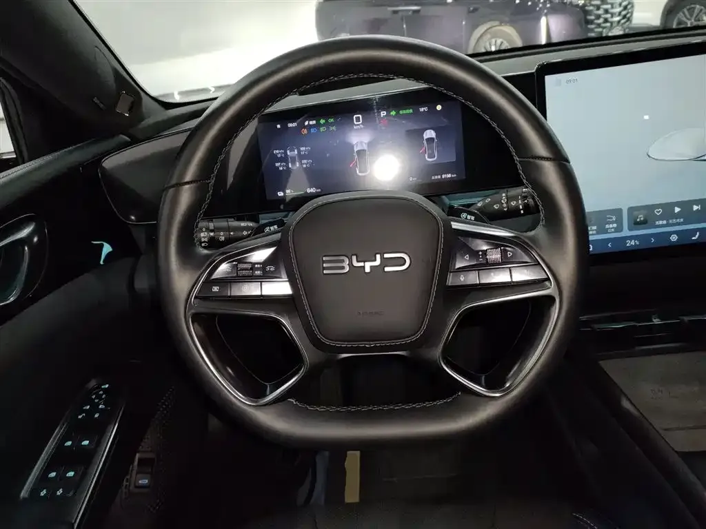 BYD Seal — фото 3