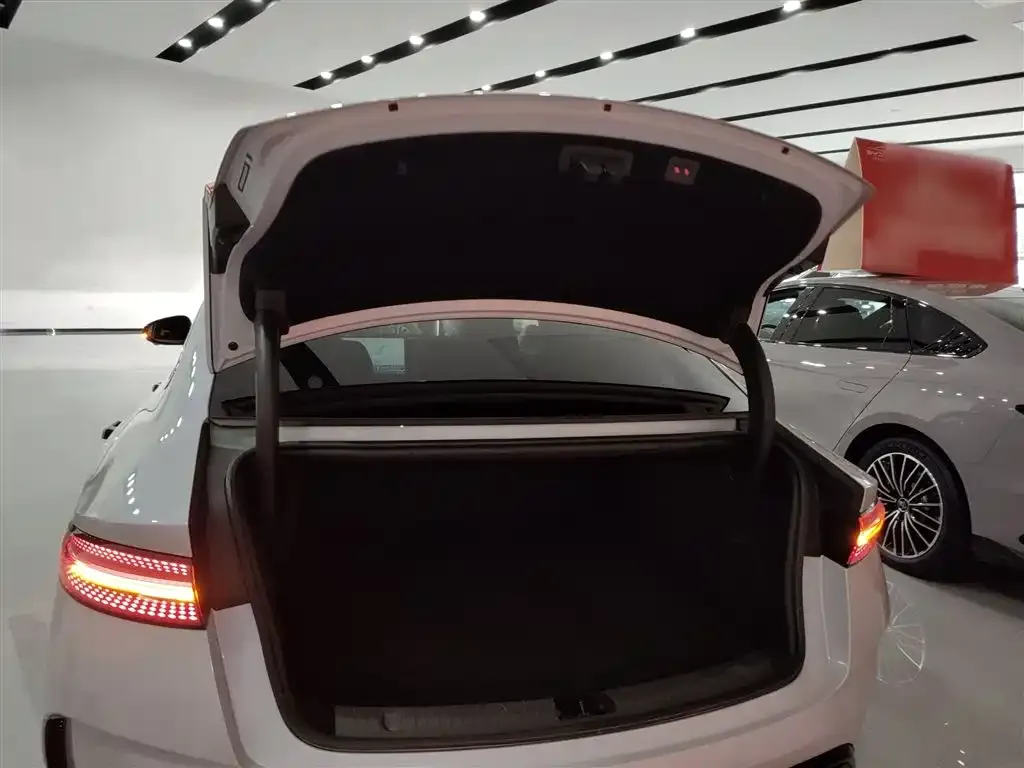 BYD Seal — фото 9