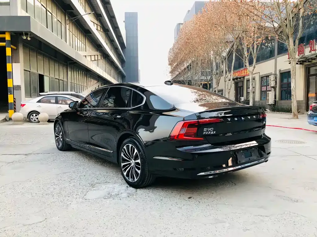 Volvo S90 — фото 7