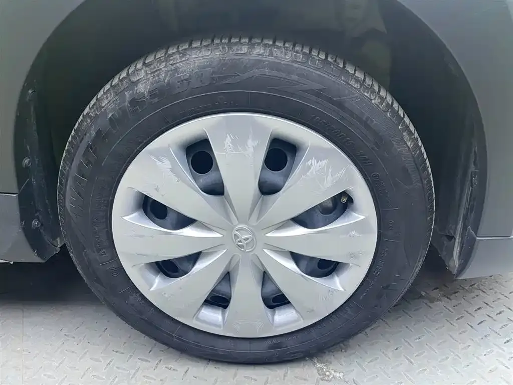 Toyota Yaris L — фото 9